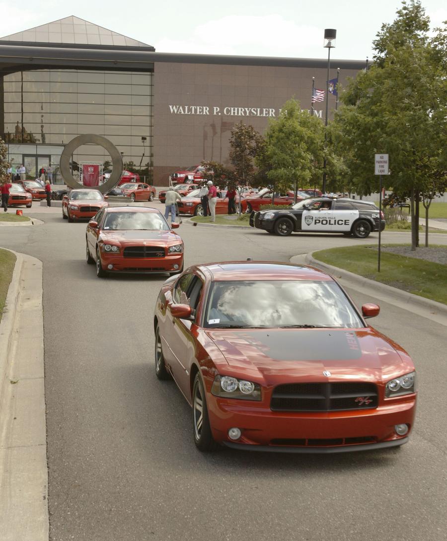  Dodge Charger Daytona R/T 2006 года  (фото 3 из 38)